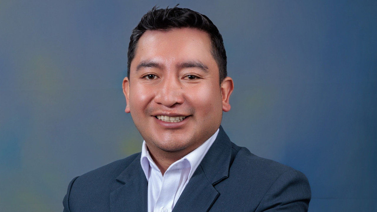 Escritor puneño Ronald Mercado presenta libro “El grito de la selva puneña”